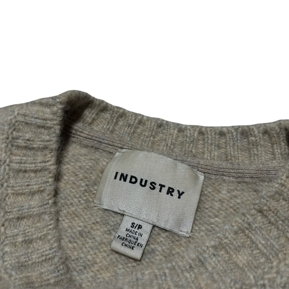 INDUSTRY‎ Men's Acrylic Blend Crewneck Knit Sweater Beige Size Small 21 x 27